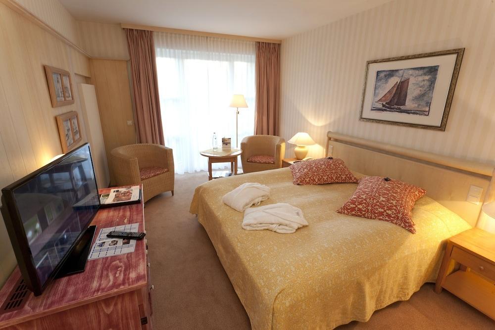 Dorint Strandresort & Spa Ostseebad Wustrow Wustrow  Exterior photo